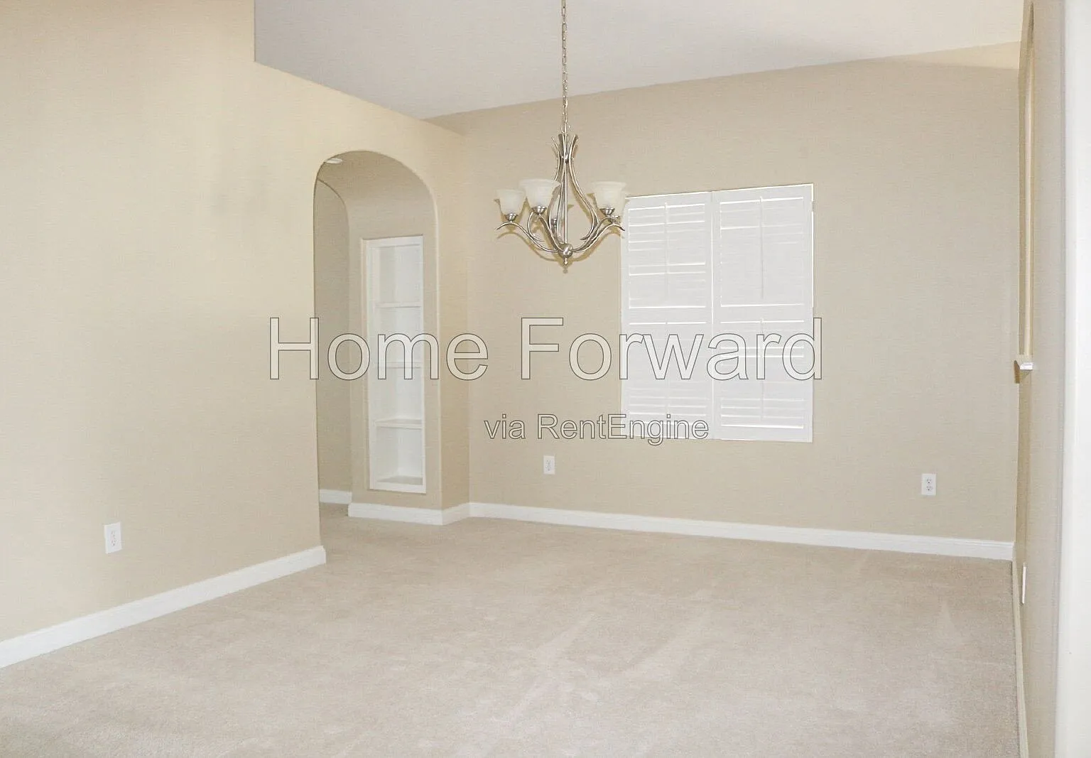 3 bed, 2.0 bath, 1939 sqft, $2,500 — Photo 4
