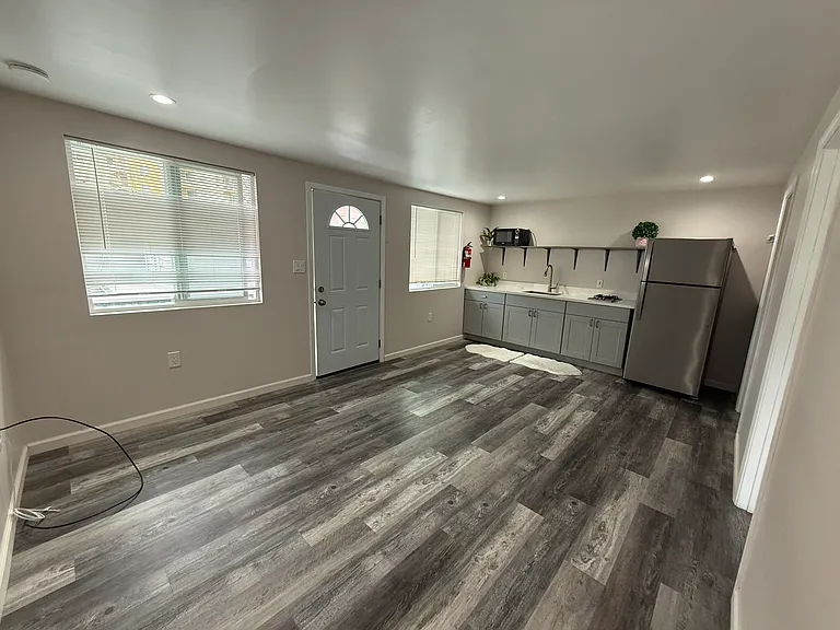 1793 Geneva Ave — Photo 1