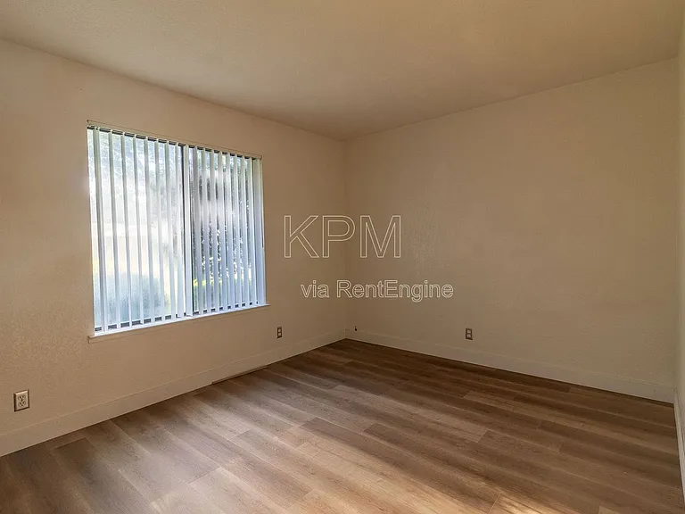 2828 Smoke Tree Cir — Photo 18