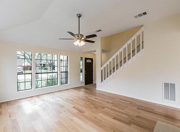 3rd image of 1200 Faircrest Dr
