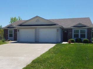 1705 Jo Ann Dr #1707, Raymore, MO 64083
