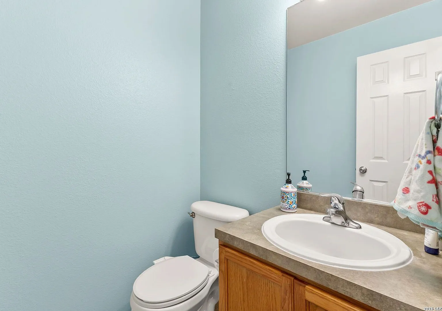 Spacious 5 Bedroom near Randolph AFB! — Photo 3
