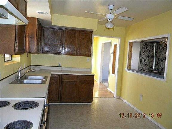 2nd image of 1101 Truman Ave