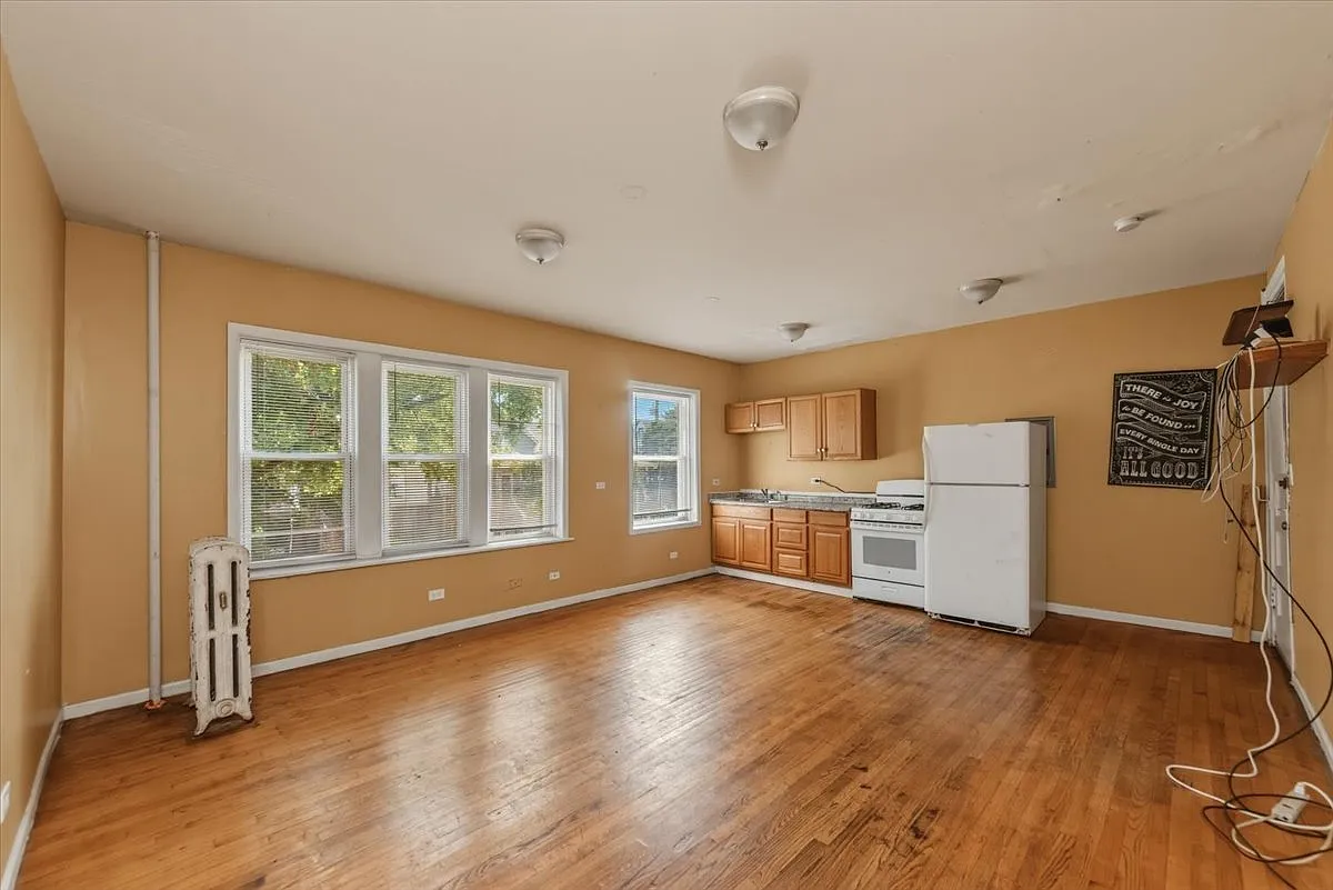2 bed, 850 sqft, $1,500 — Photo 2