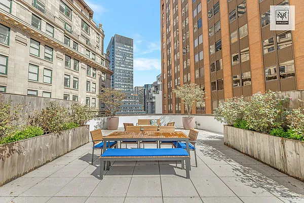 Rented by New York Residence | media 23