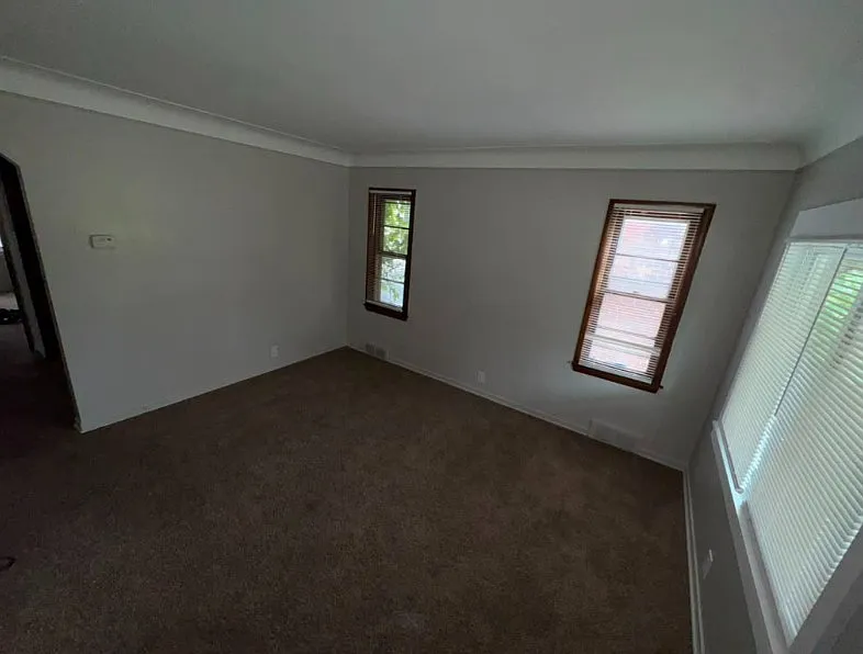 3 bed, 1025 sqft, $1,200 — Photo 4