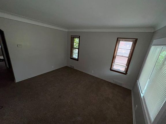 4th image of 12037 Corbett Ave