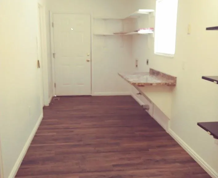 Extra-large utility/workroom