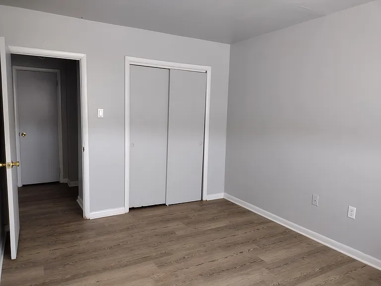 Emerson Apartments — Photo 10