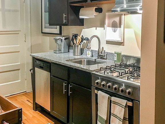 2nd image of 4723 1/2 N Leavitt St #2