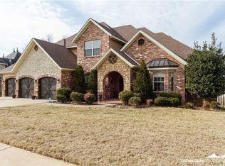 4695 N Crosswinds Dr, Fayetteville, AR 72764