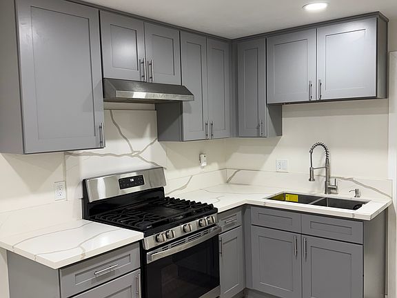 5th image of 1428 E 10th St #1428