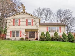 71 Tall Oaks Dr, Wayne, NJ 07470