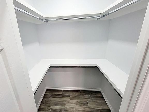 4th image of 3701 Bella Costa Dr APT 6