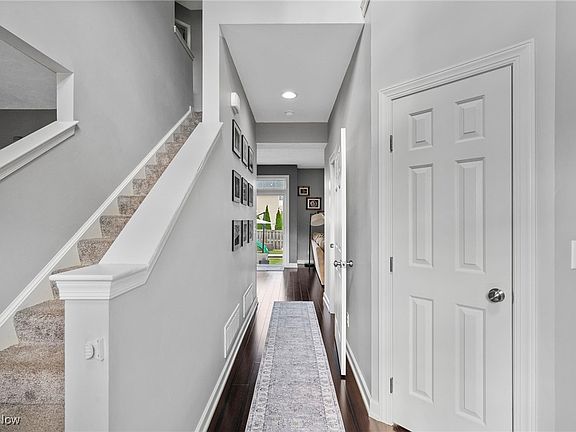 2nd image of 609 Colonial Dr