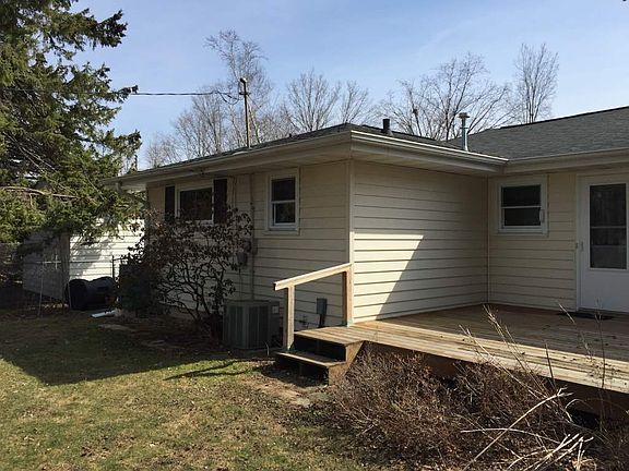 5th image of 626 Ethel St