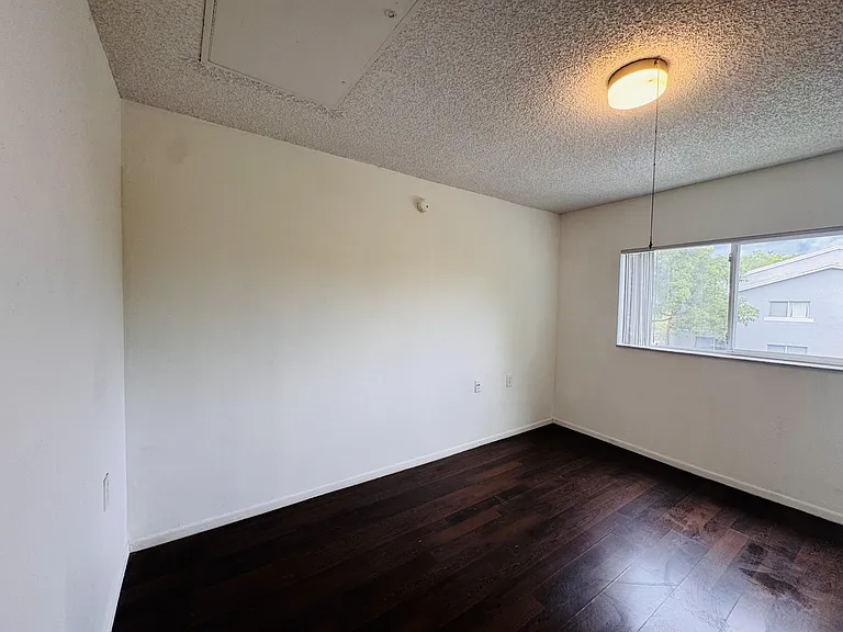 1068 N Benoist Farms Rd — Photo 26