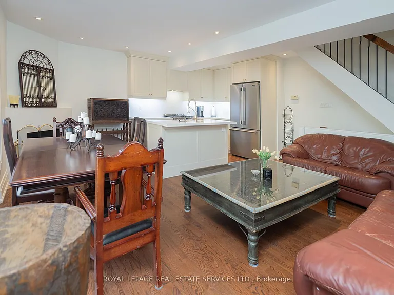 70 Shaftesbury Ave #4 — Photo 7