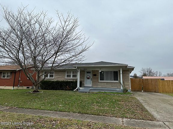 3rd image of 11813 Mahogany Dr