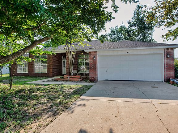 2nd image of 422 Mara Dr