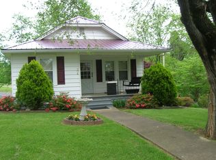 304 Lyons Ave, Church Hill, TN 37642