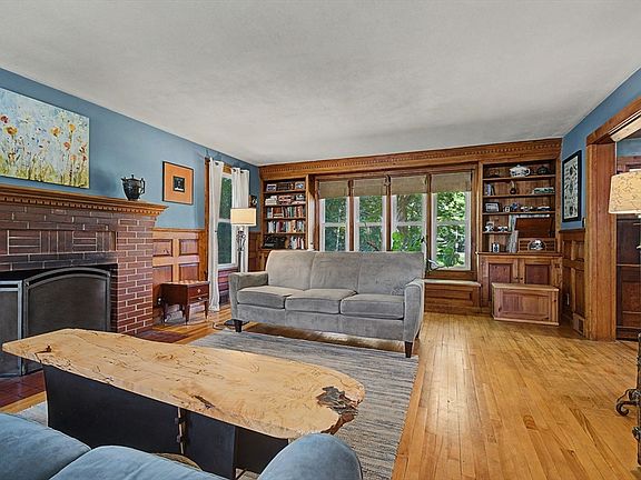 4th image of 66 Glendale St