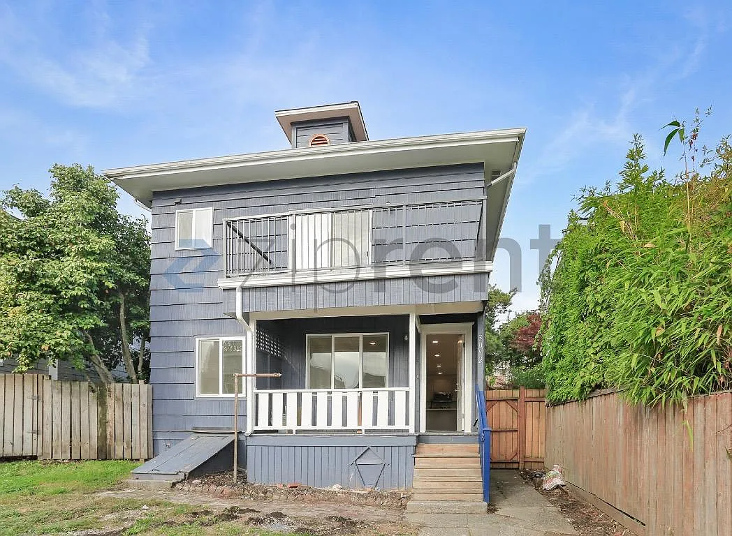 3 bed, 1040 sqft, $3,300 — Photo 1