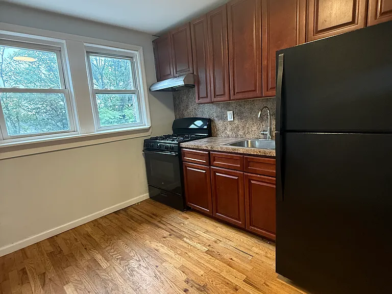 282 Schley St #3L — Photo 6