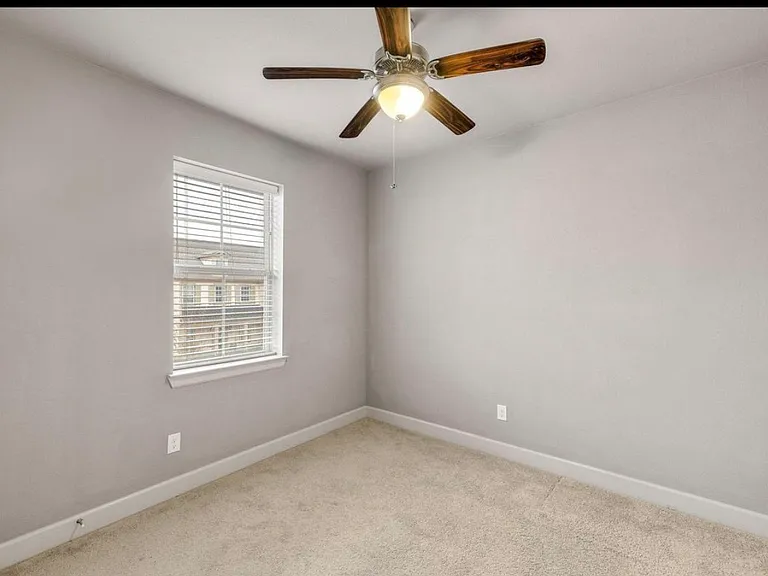 1113 Moonstone St — Photo 11