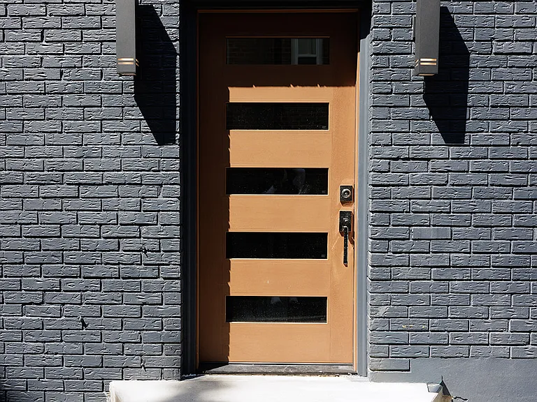 6305 Englewood Ave #1 — Photo 3