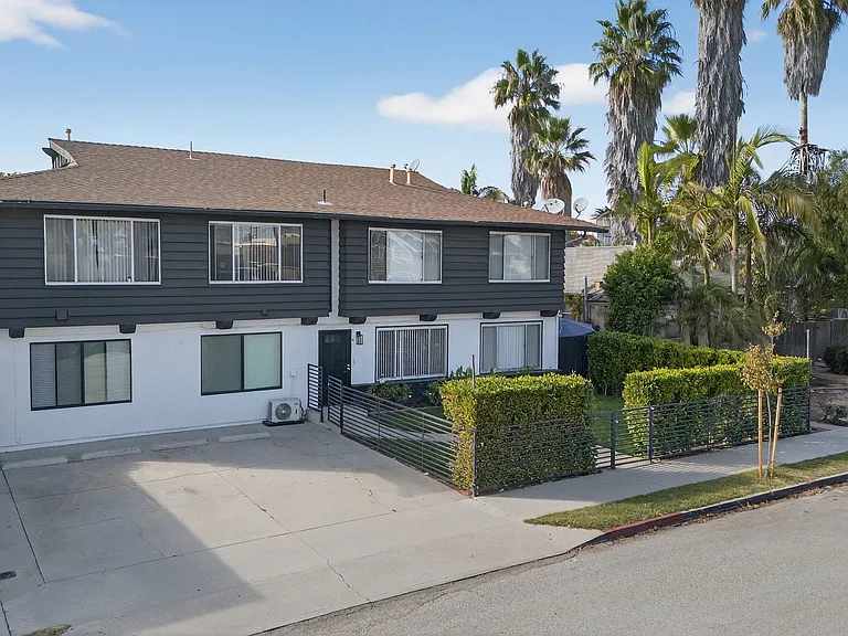 1751 Cabrillo Ave — Photo 2