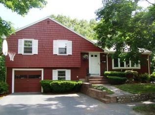 22 Robin Rd, Reading, MA 01867