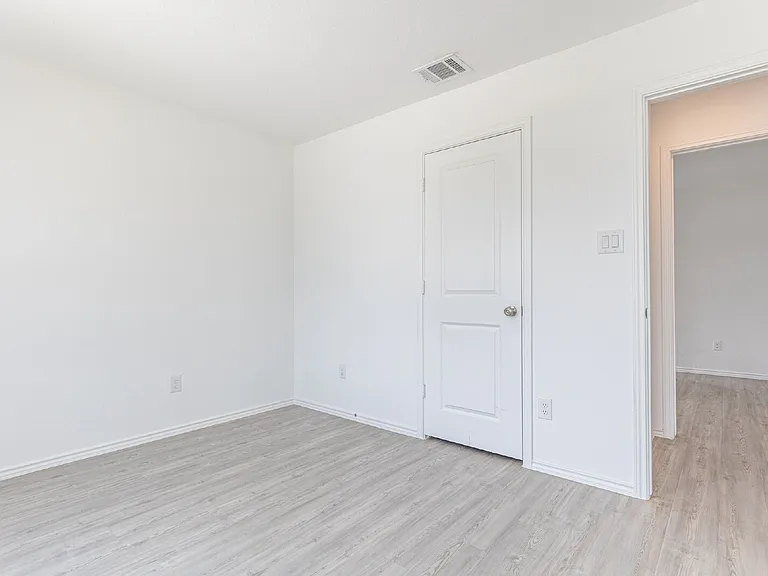 4136 Cove Fls — Photo 15