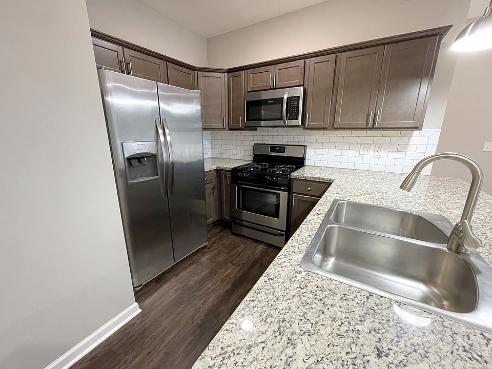Kitchen (Dishwasher Not Pictured)