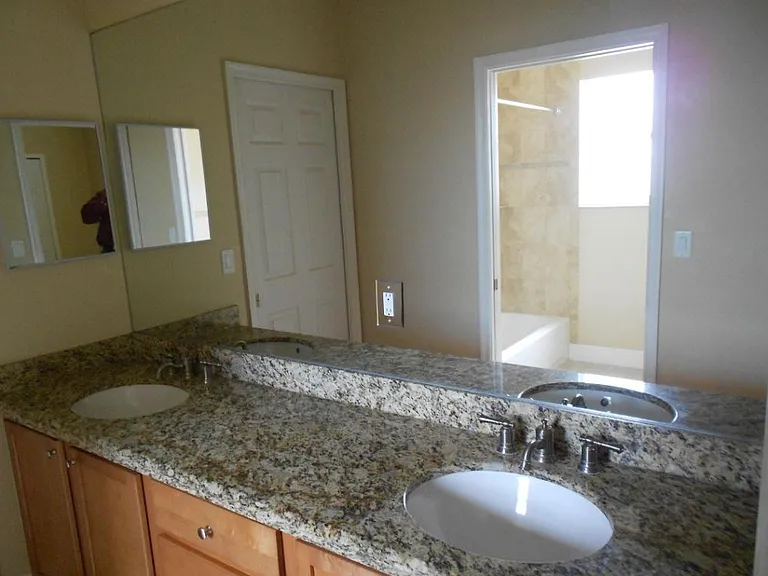 1221 SE Navajo Ln — Photo 17