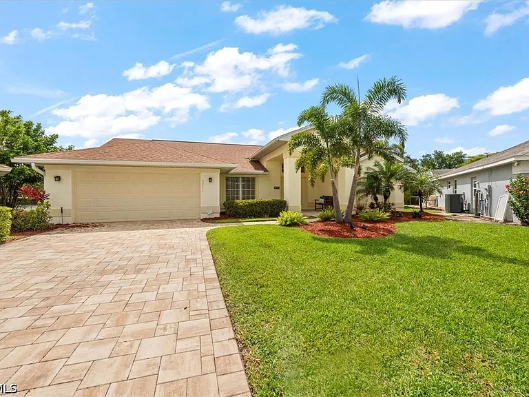 9241 Bramble Ct — Photo 5