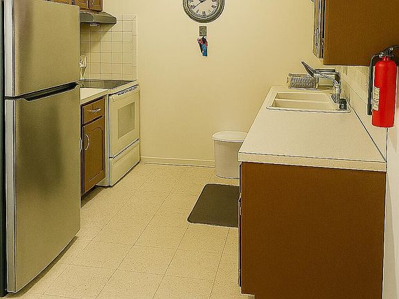 4th image of 1175D Clydebank Court #D
