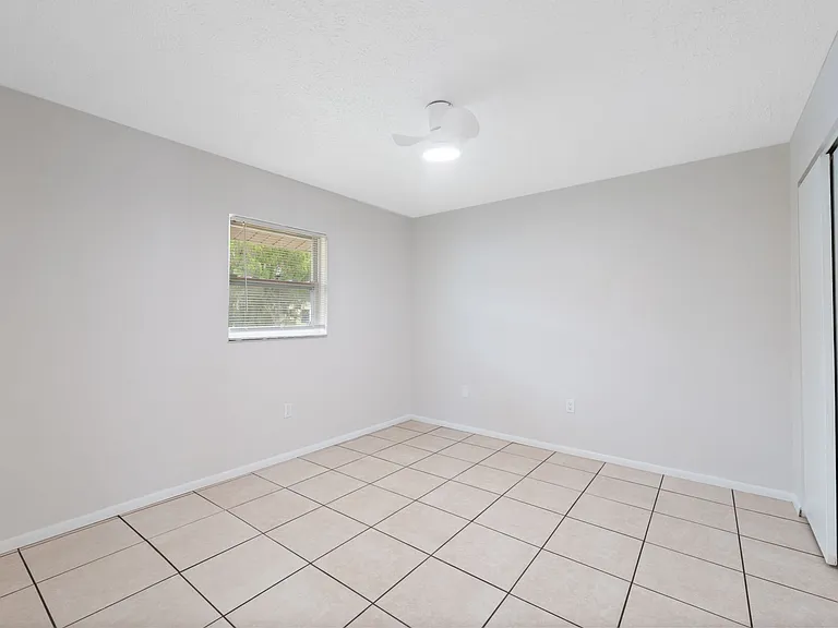 5431 Beach St #5431 — Photo 11
