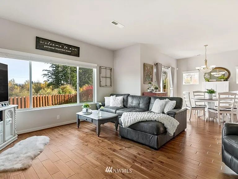 6422 Victoria Ave SE — Photo 10