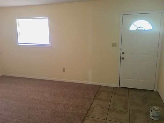 4th image of 205 E Carolanne Blvd