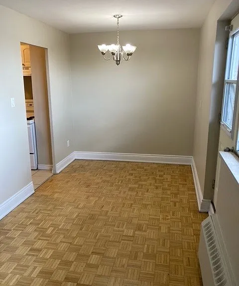 45 Paisley Blvd W — Photo 32
