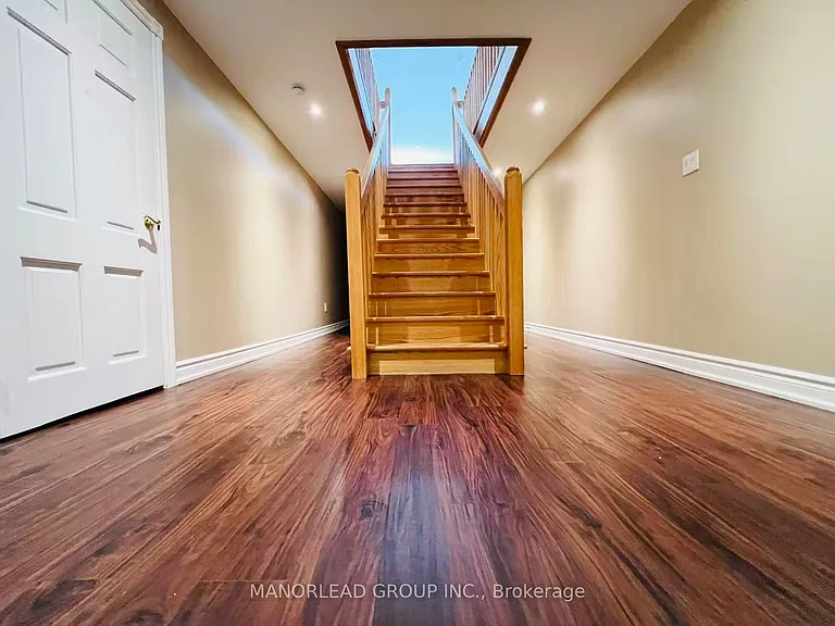 42 Metropolitan Cres — Photo 23