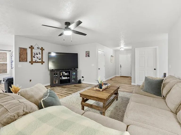 2121 Turkey Trl — Photo 4