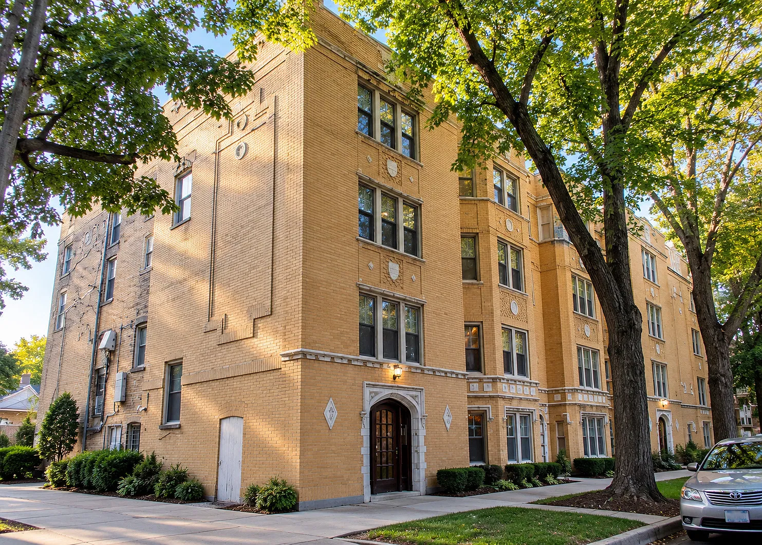 2 bed, 1200 sqft, $1,950 — Photo 1