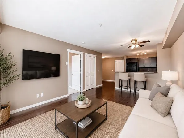 115 Prestwick Vlg SE #2224, Calgary, AB T2Z 0N1