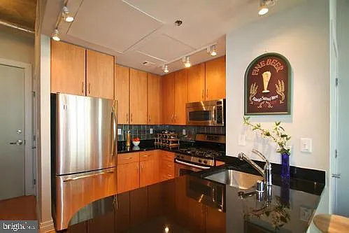 301 Massachusetts Ave NW #506 — Photo 3