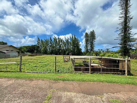 3rd image of 1630 Kauhikoa Rd