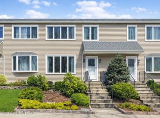 221 Balsam Pl, Staten Island, NY 10309