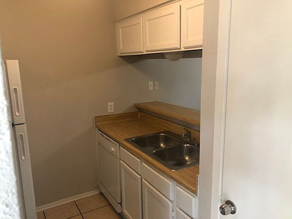 5th image of 4918 Ty Terrace St #3