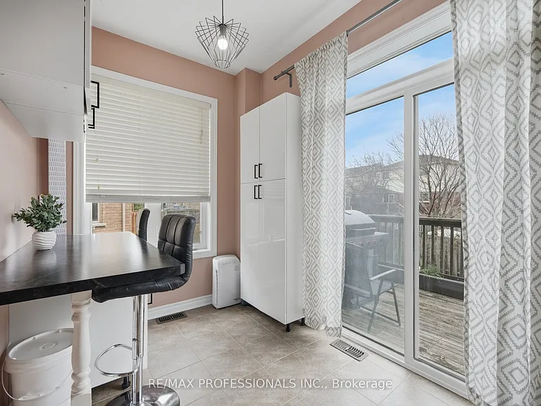 45 Horton St #MAIN 2ND — Photo 14